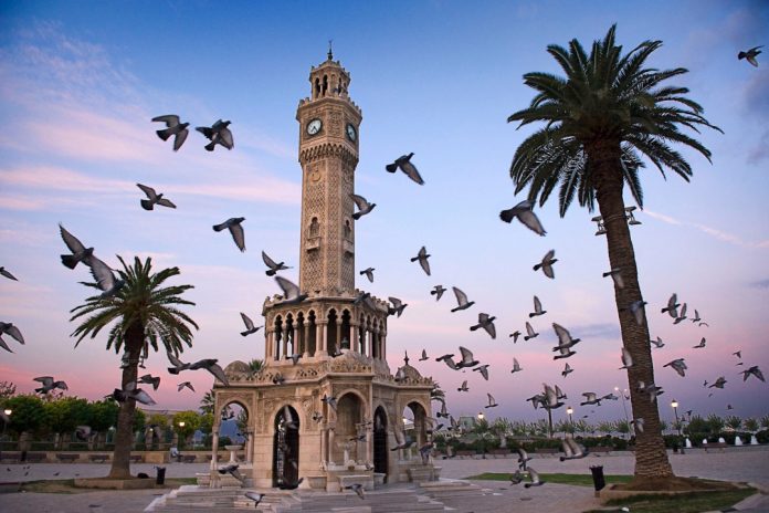 İzmir saat kulesi
