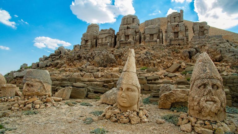 Nemrut Dağı ve Gizemi